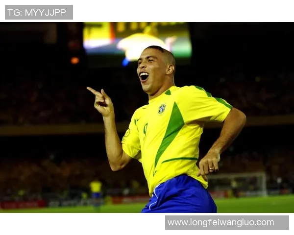 足球6号球星进球后的经典庆祝手势解析与背后寓意探讨 足球6号球星进球后的经典庆祝手势解析与背后寓意探讨