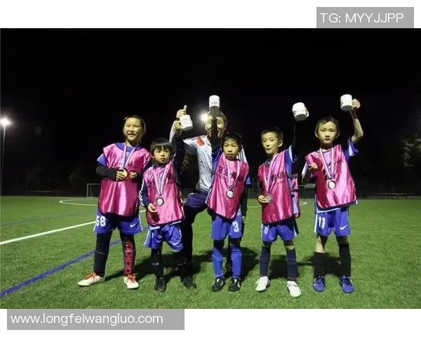 球星领衔快乐足球赛场打造梦想之旅助力青少年成长